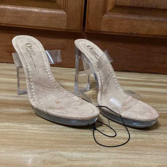 Forever 21 Clear Vinyl Lucite Block Heels - Picture 4 of 13